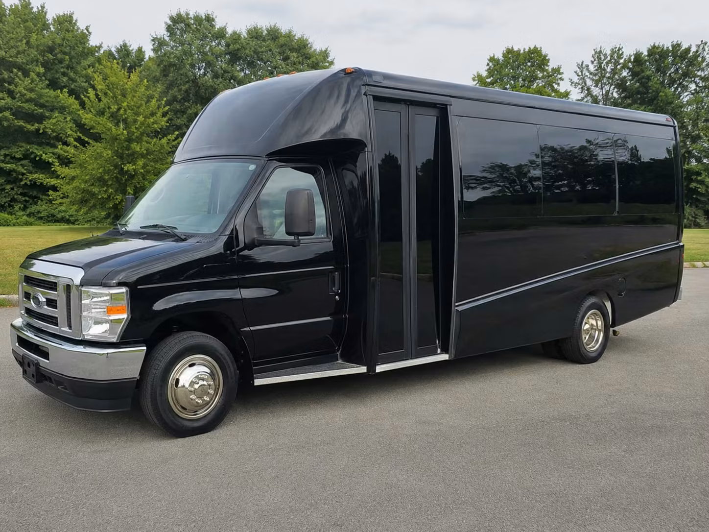 18 passenger minibus