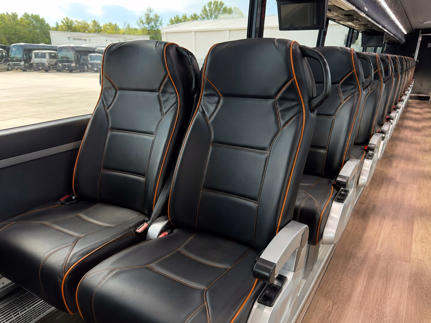hit the right note on prom night with the right bus from charterbusrentalnewark com