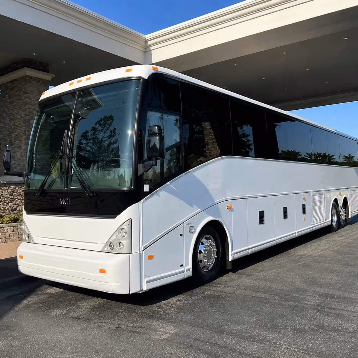 hotel shuttle services between newark airports and downtown hotels